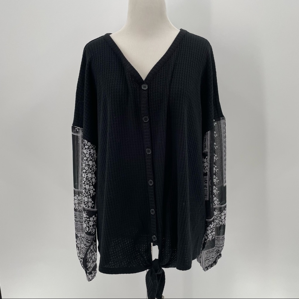 C Est 1946 Woman’s Black Top